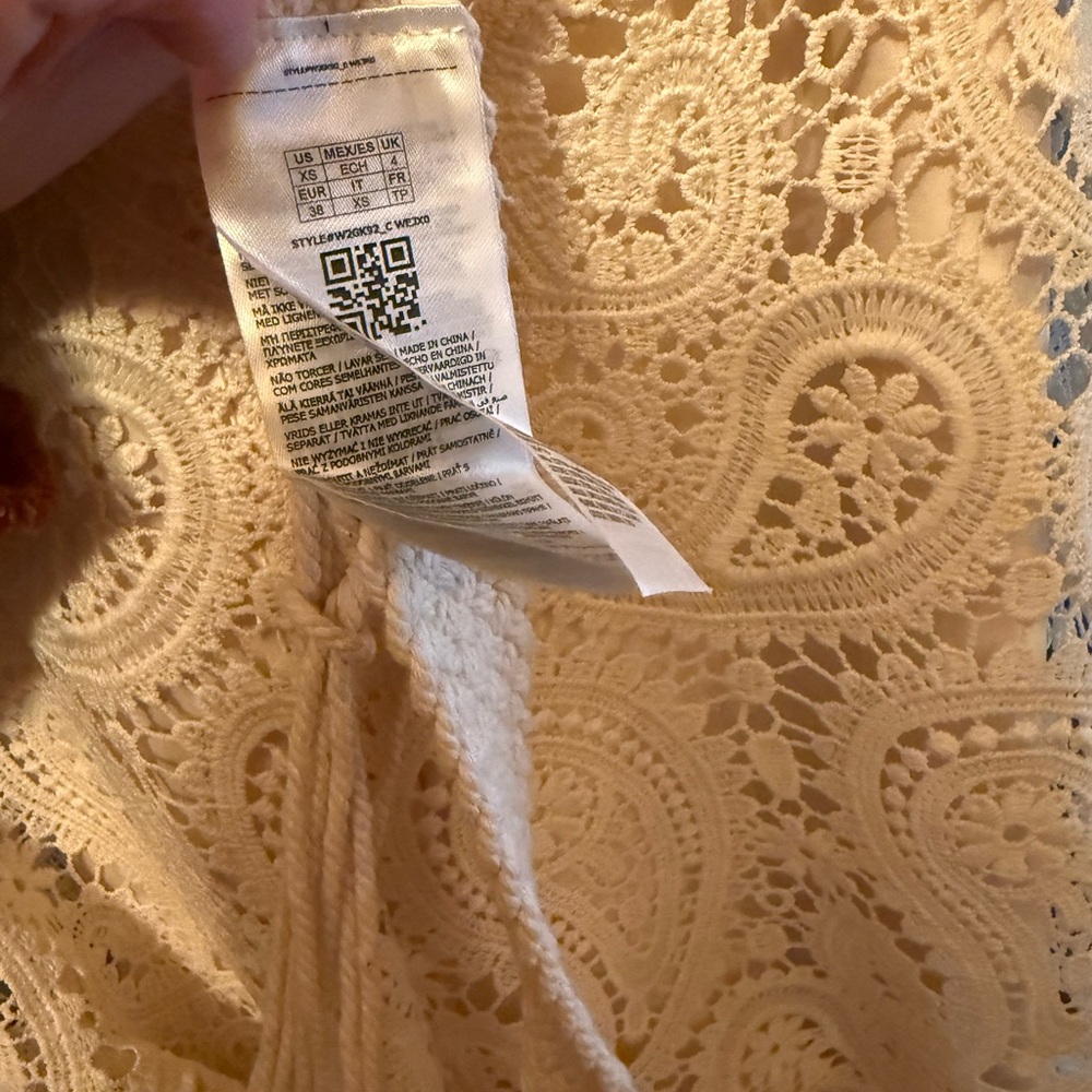 NWOT Guess Crochet Lace Dress in Cream - Picture 8 of 10